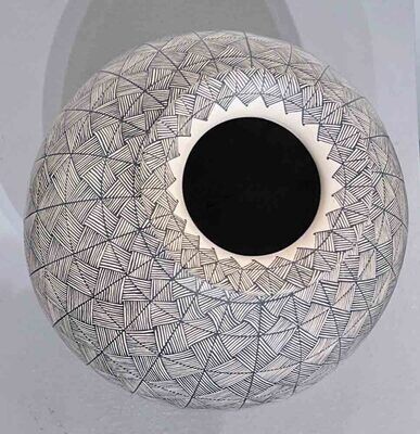 MATA ORTIZ MULTI DIMENSIONAL VASE-AUDE GONZALES-9.5" x 6"