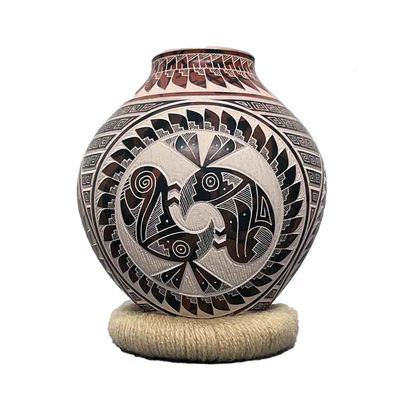 MATA ORTIZ CARVED BIRD VASE - 5 x 4 MATA ORTIZ CARVED BIRD VASE - 5 x 4