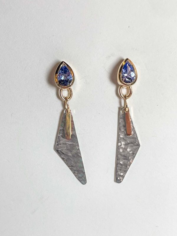 14K/SILVER HAMMERED DANGLE W/TANZANITE POST EARRINGS