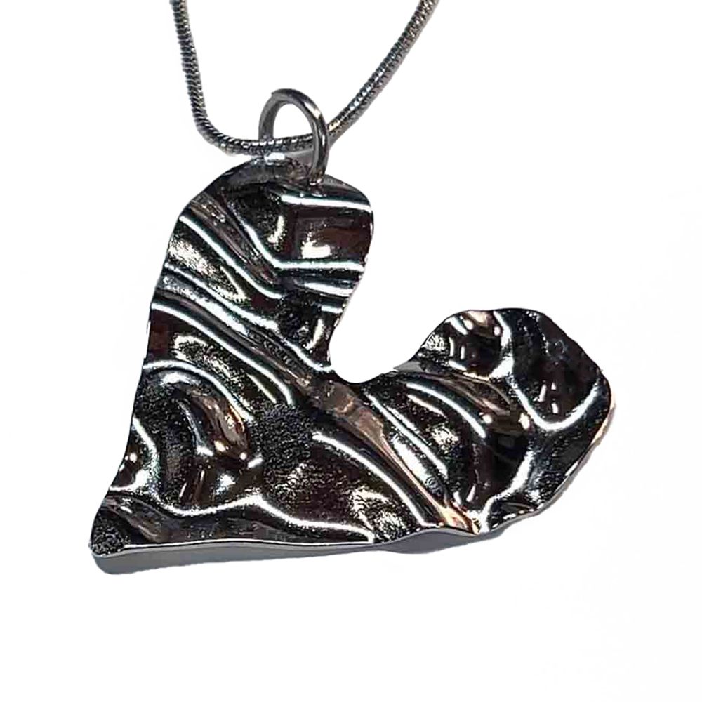 STAINLESS HAMMERED HEART NECKLACE FJN189