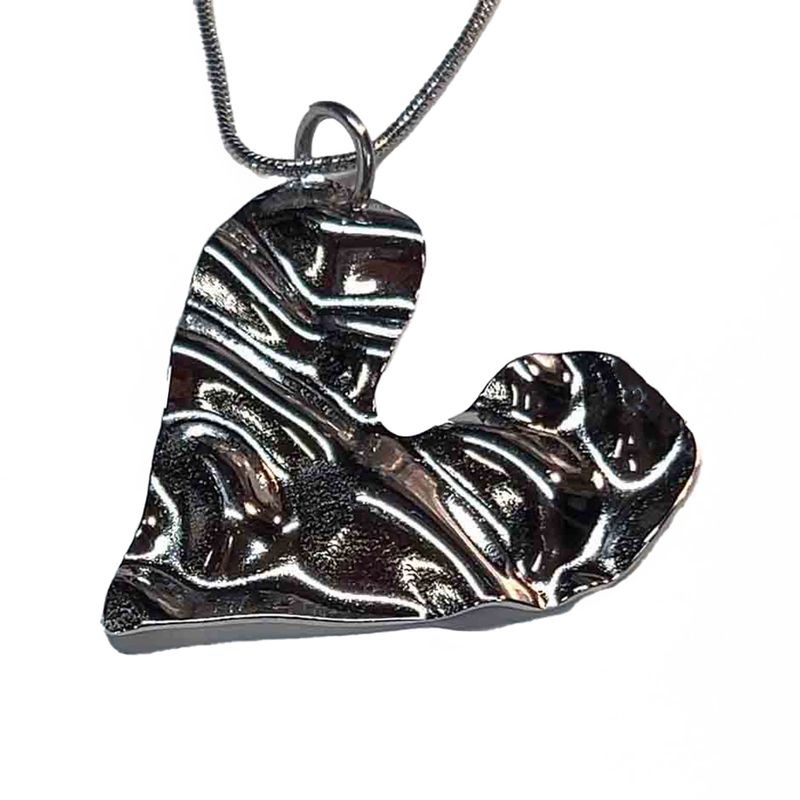 STAINLESS HAMMERED HEART NECKLACE FJN189