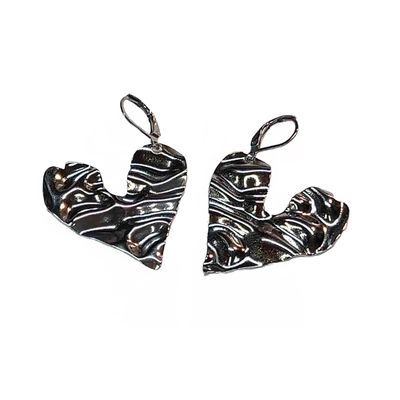 STAINLESS HAMMERED HEART EARRINGS FJE225