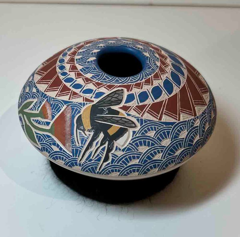 MATA ORTIZ ETCHED BEE &amp; FLOWER 3 X 4
