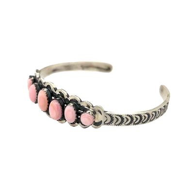 SILVER PINK CONCH GRADUATED CUFF BRACELET - NAVAJO - RUSSELL SAM