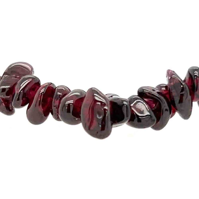 NATURAL GARNET CHIP BEADED STRETCH BRACELET