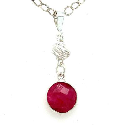 SILVER ROUND RUBY W/LINKED WRAPPED RINGS PENDANT SILVER ROUND RUBY W/LINKED WRAPPED RINGS PENDANT