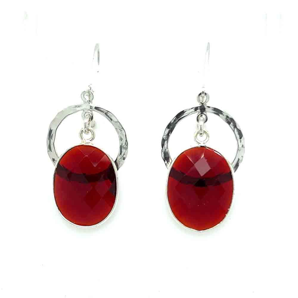 SILVER HAMMERED CIRCLE W/GARNET EARRINGS