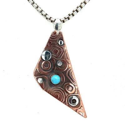 MIXED METALS ROLLED TRI DISC W/TURQUOISE PENDANT