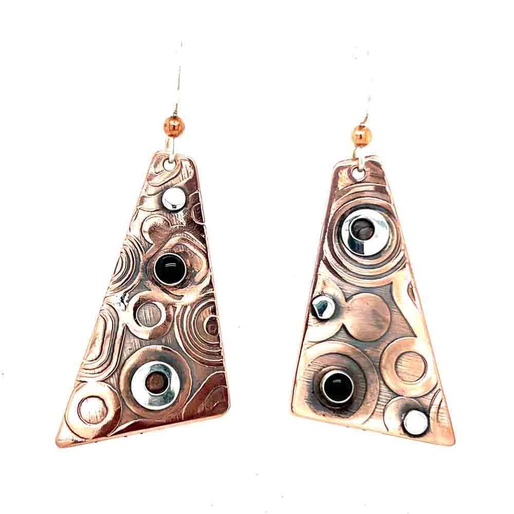 MIXED METALS MISMATCHED ROLLED TRI W/ONYX EARRINGS