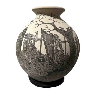 MATA ORTIZ DAY OF THE DEAD VASE - 7 x 6.5