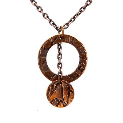 COPPER OXIDIZED ROLLED ROSE TEXTURE DOUBLE CIRCLE NECKLACE