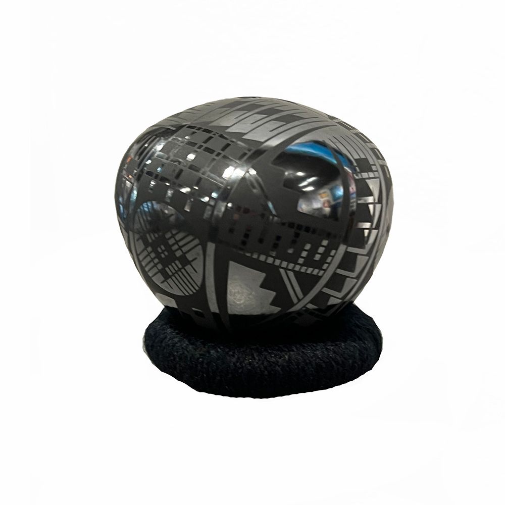 MATA ORTIZ BLACK GRAPHITE SEED POD - 4.5  x  4