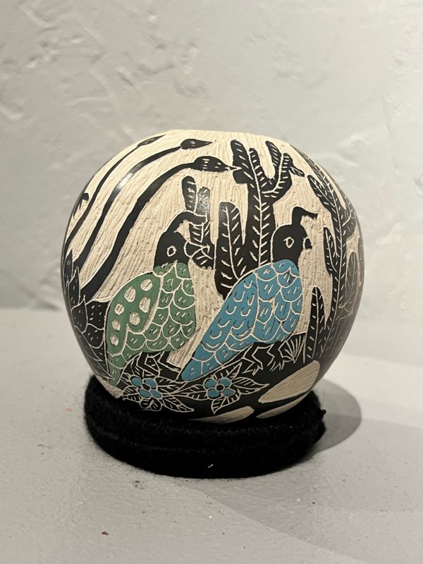 MATA ORTIZ SM QUAIL FAMILY VASE - 4.5 x 5