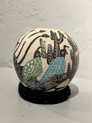 MATA ORTIZ SM QUAIL FAMILY VASE - 4.5 x 5