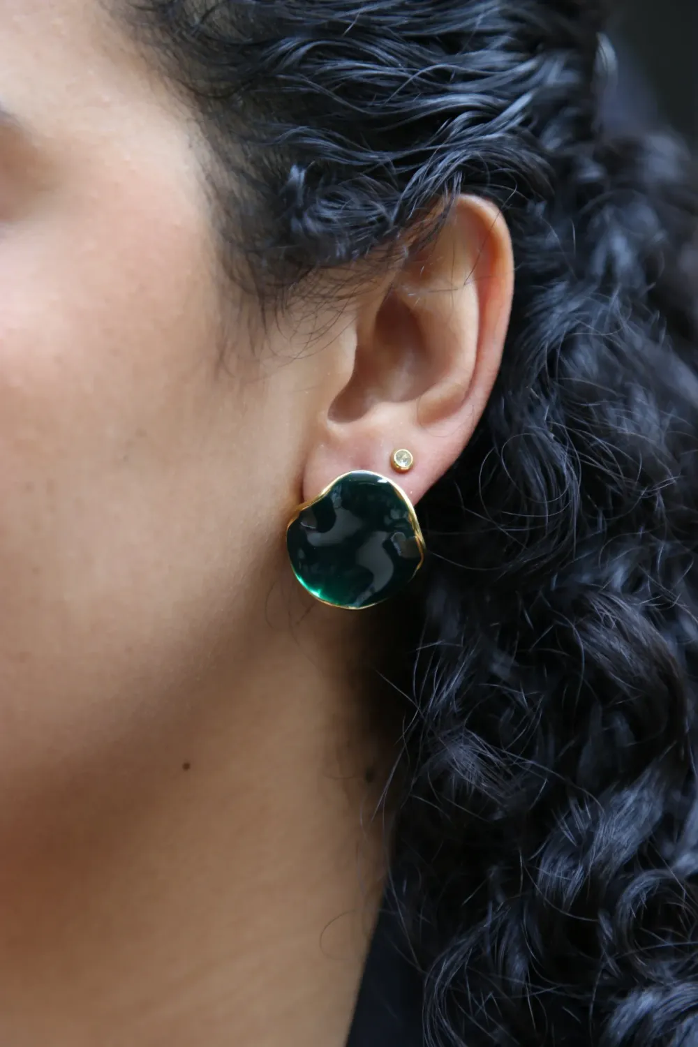 Boucles d'oreilles larges forme organique vert