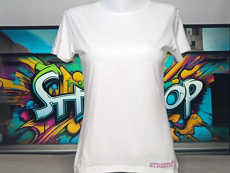 Tee-shirt Femme Wanted - Affichez Votre Style Rebelle avec Fierté