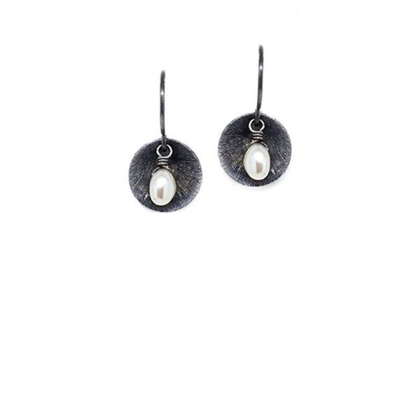 Pearl Cup Earring