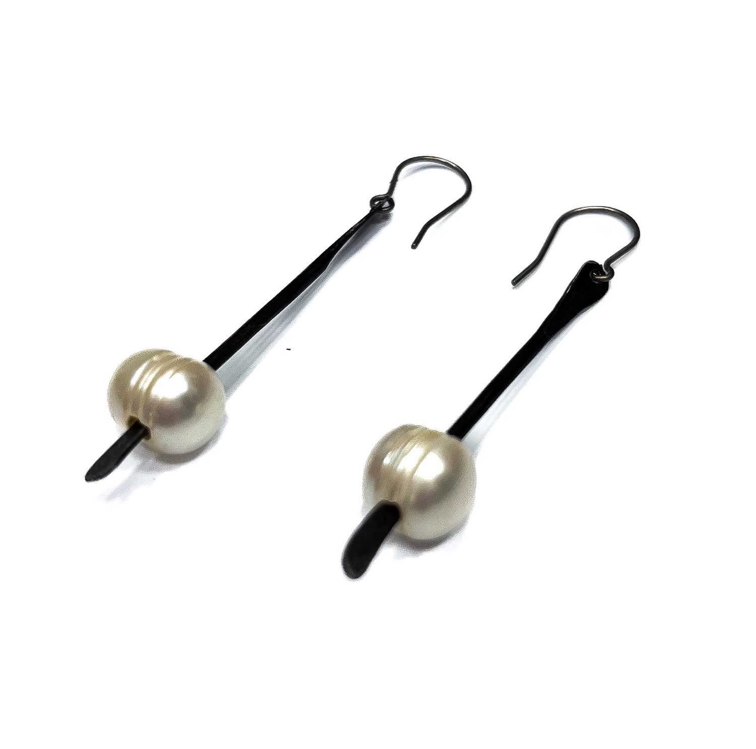 Threaded Pearl Earring