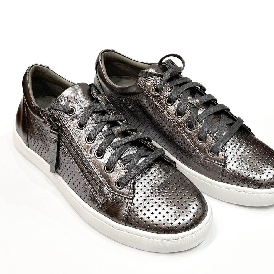 Zulu Sneaker