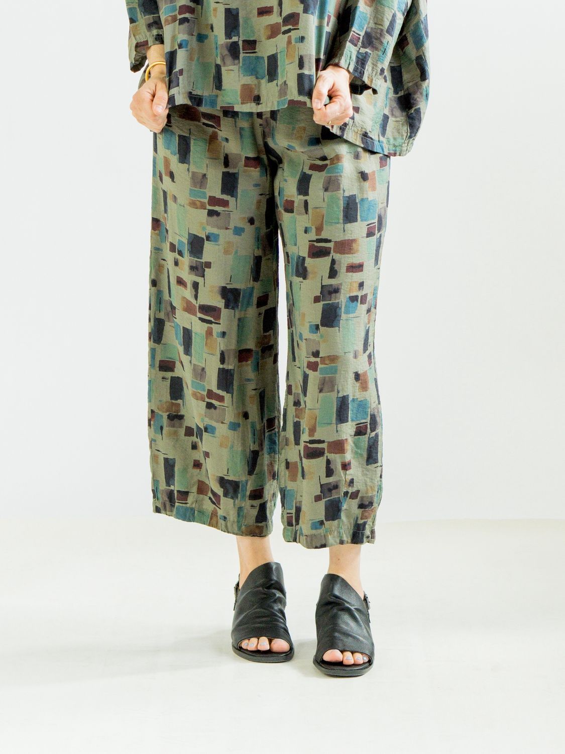Print Dart Crop Pant