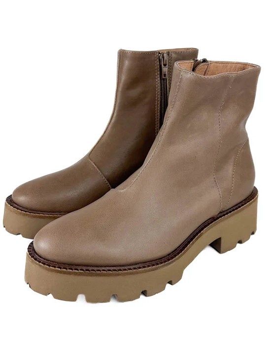 Overlap Lugg Boot