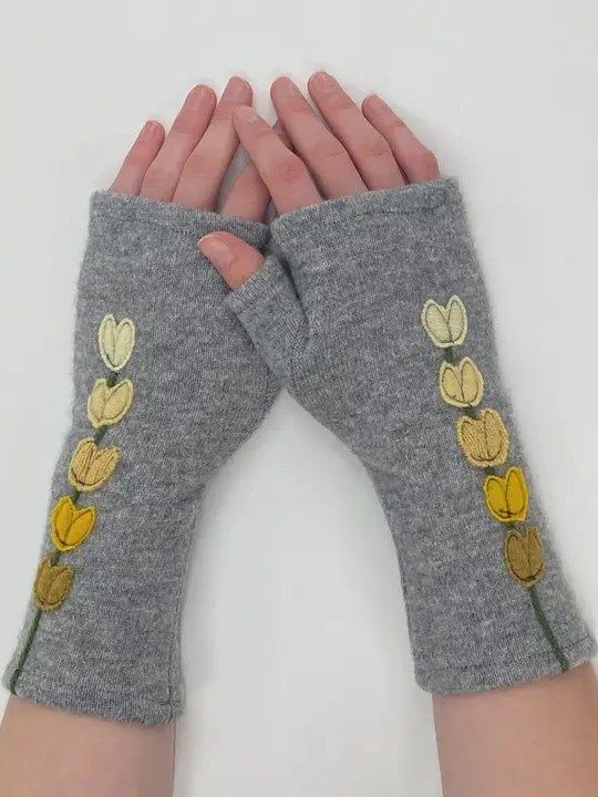 Fingerless Cashmere Lupine Glove (multiple colors)