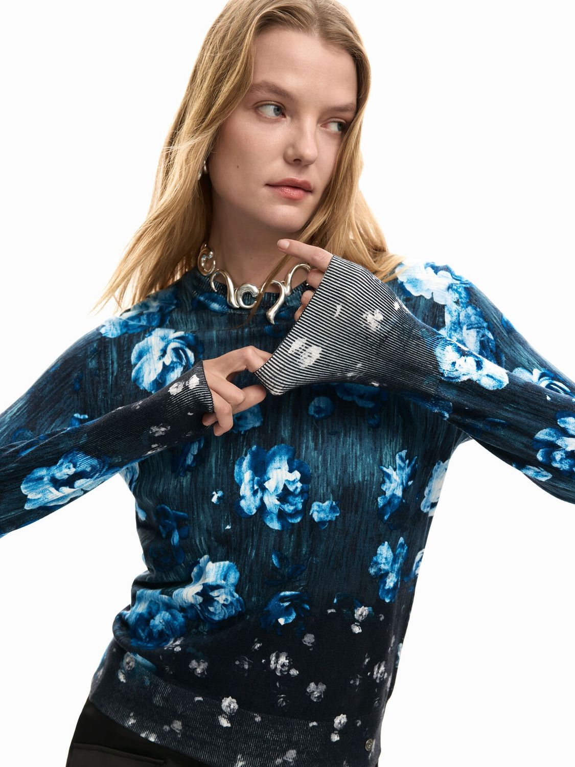 Flower Fable Pullover