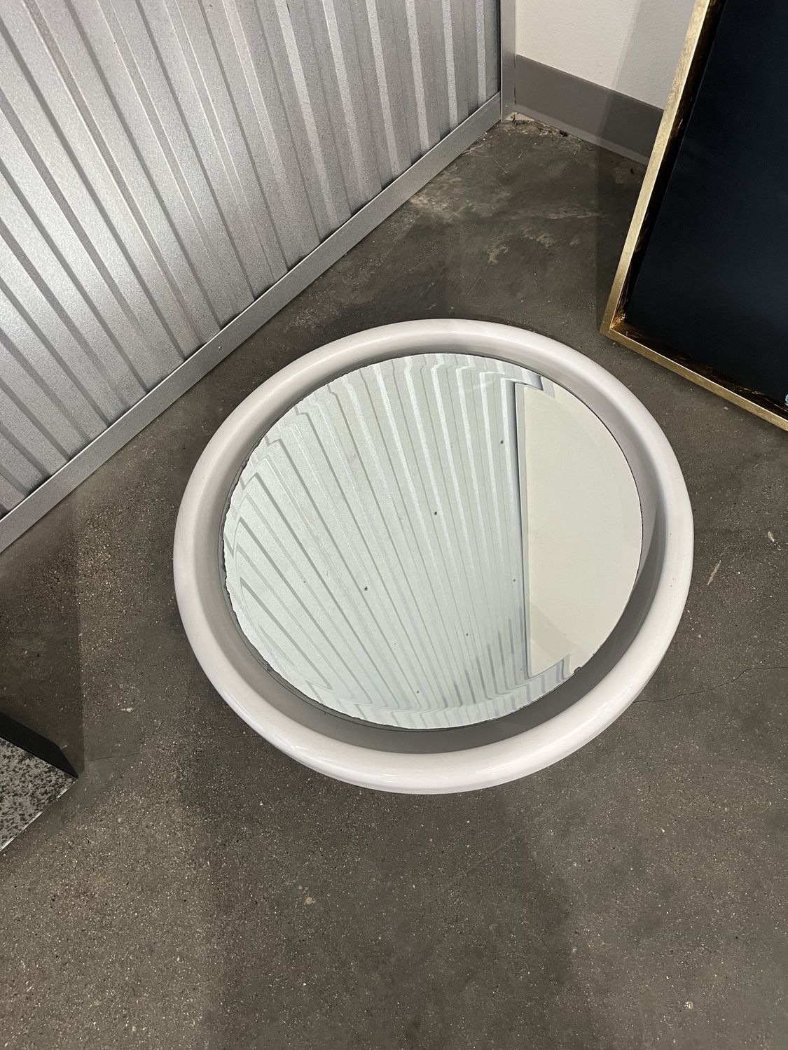 Round Porcelain Mirror