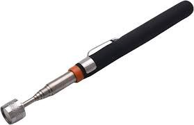 Magnet on telescopic extension