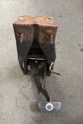 XR-XT Falcon auto pedal cradle used