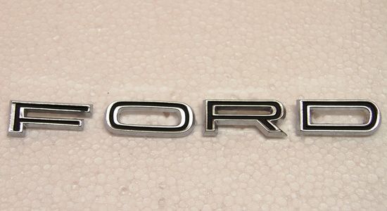 XR- XT Falcon F O R D bonnet emblem