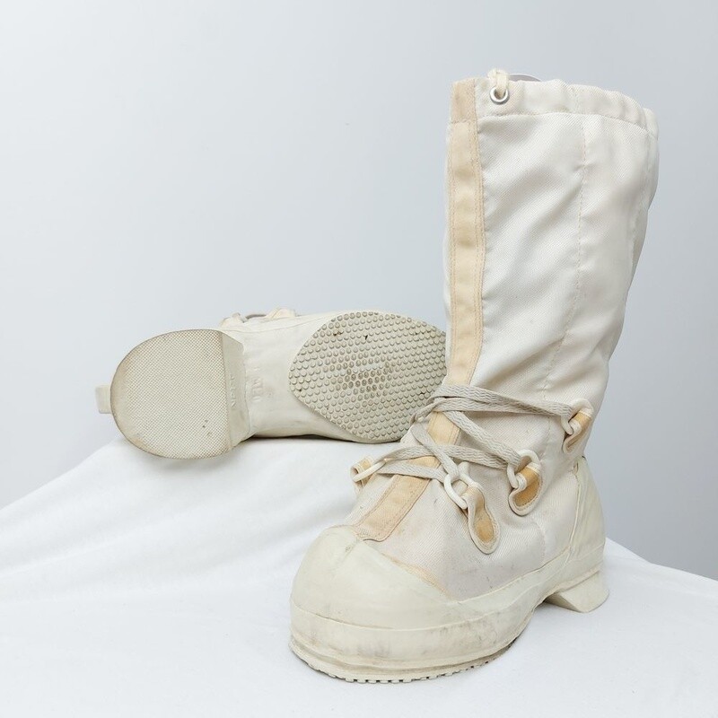 MUKLUKS