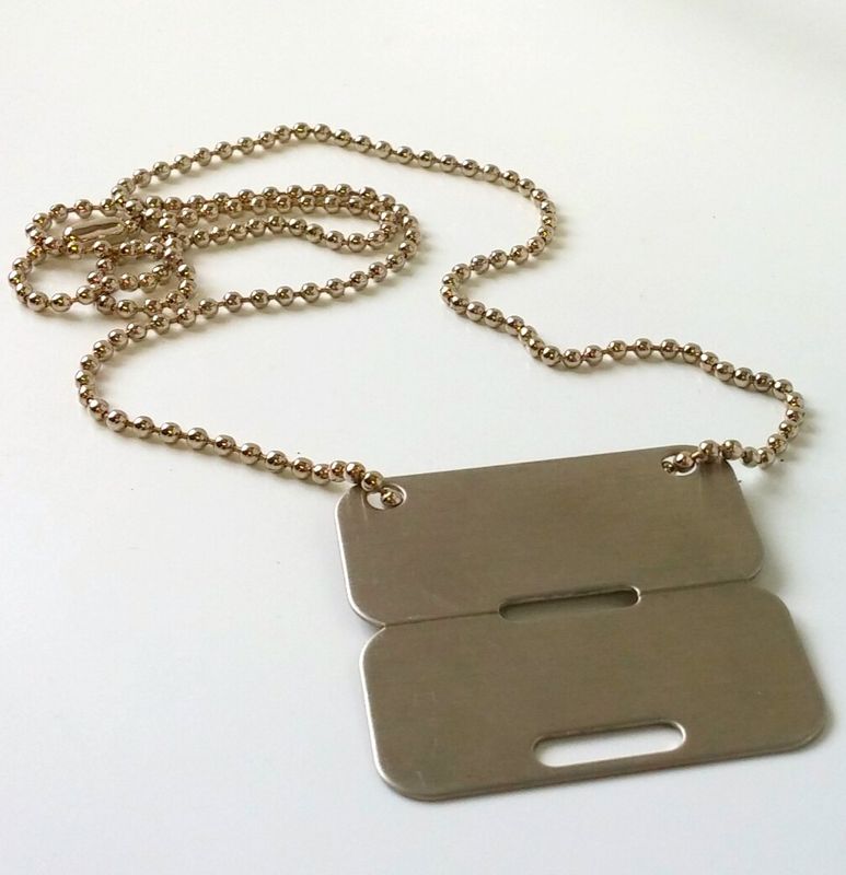DOG TAGS CANADIENS
