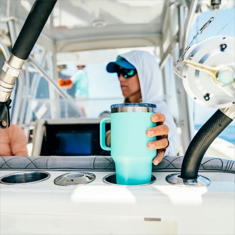 YETI RAMBLER® 30 OZ TRAVEL MUG STRONGHOLD LID