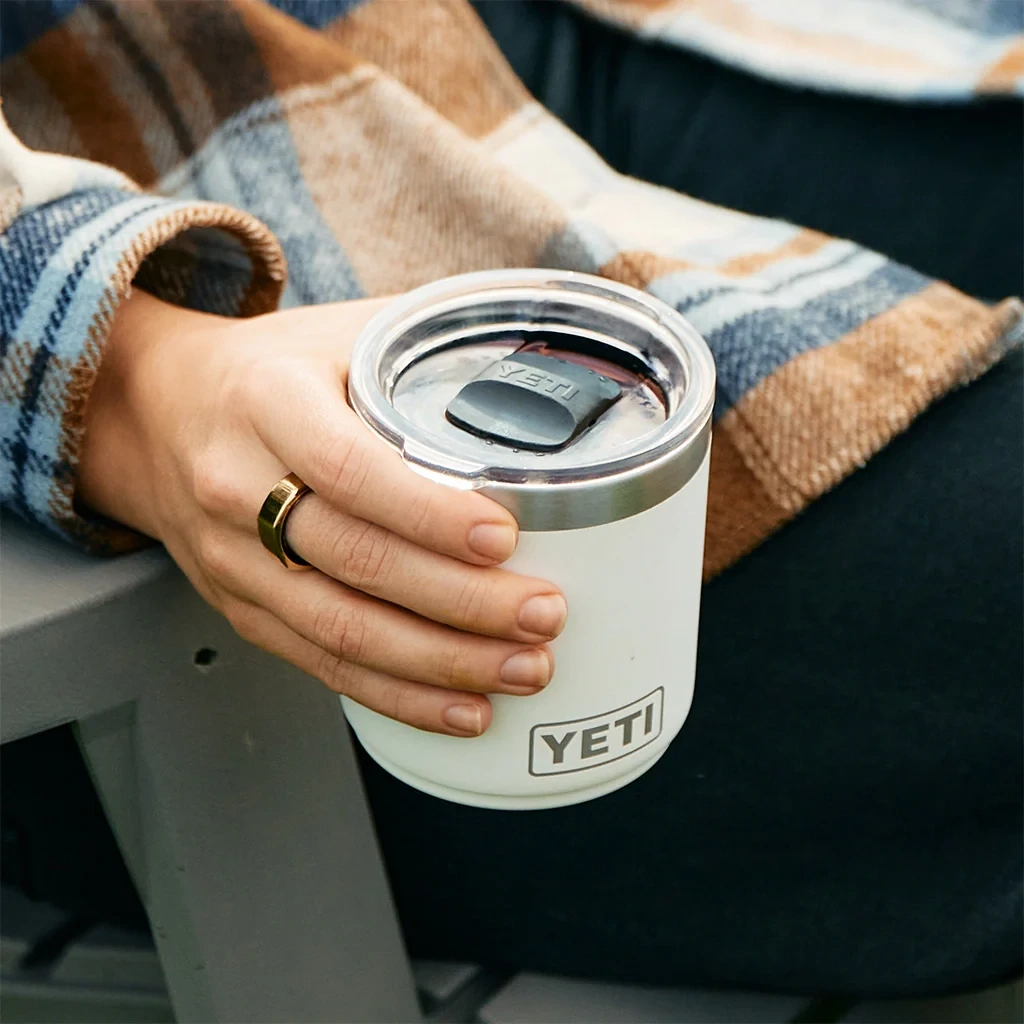 YETI RAMBLER® 10 OZ LOWBALL STACKABLE CUP 2.0 CON TAPADERA MAGSLIDER™