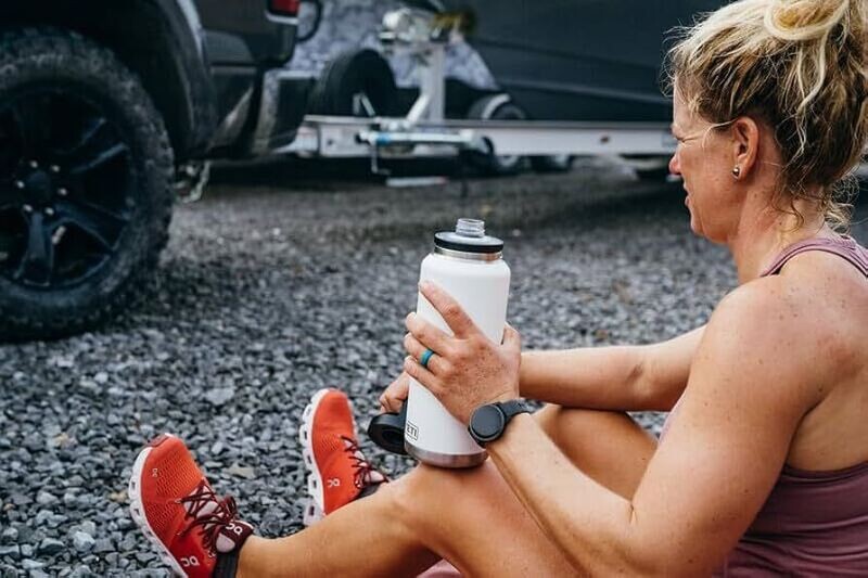 YETI RAMBLER 46 OZ BOTELLA CON  CHUG CAP