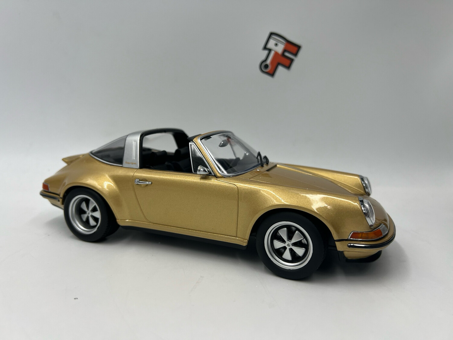 Porsche 911 Singer Targa Gold
