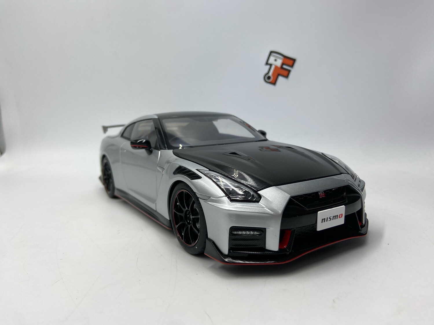 Nissan R35 GTR Nismo Special Edition Silver 2022