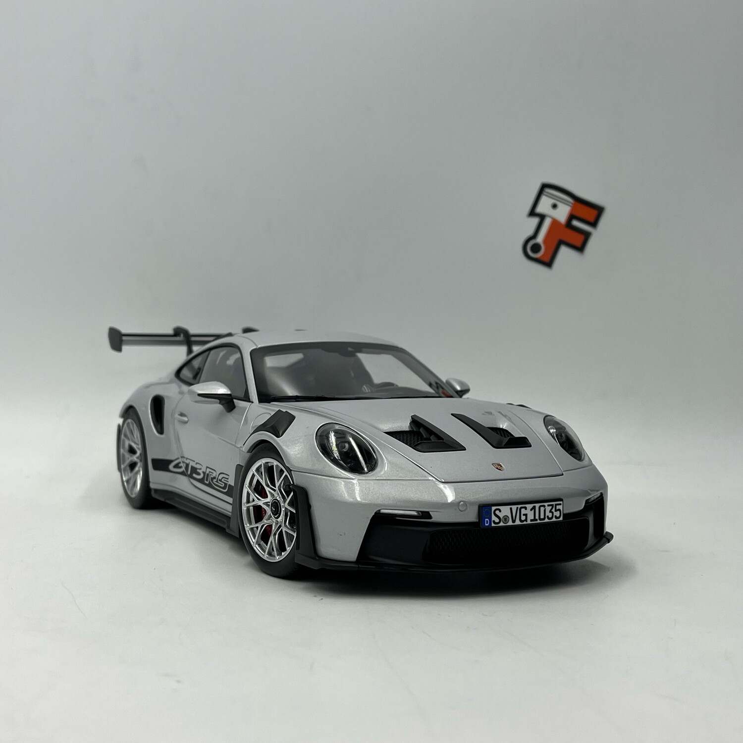 Porsche 911 GT3 RS grise 2022