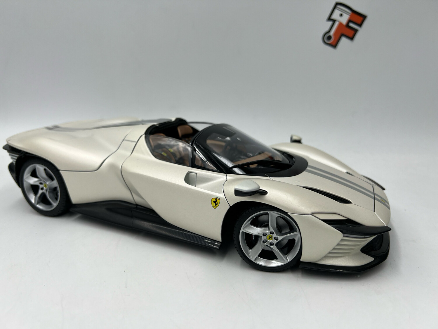 Ferrari Daytona SP3 White