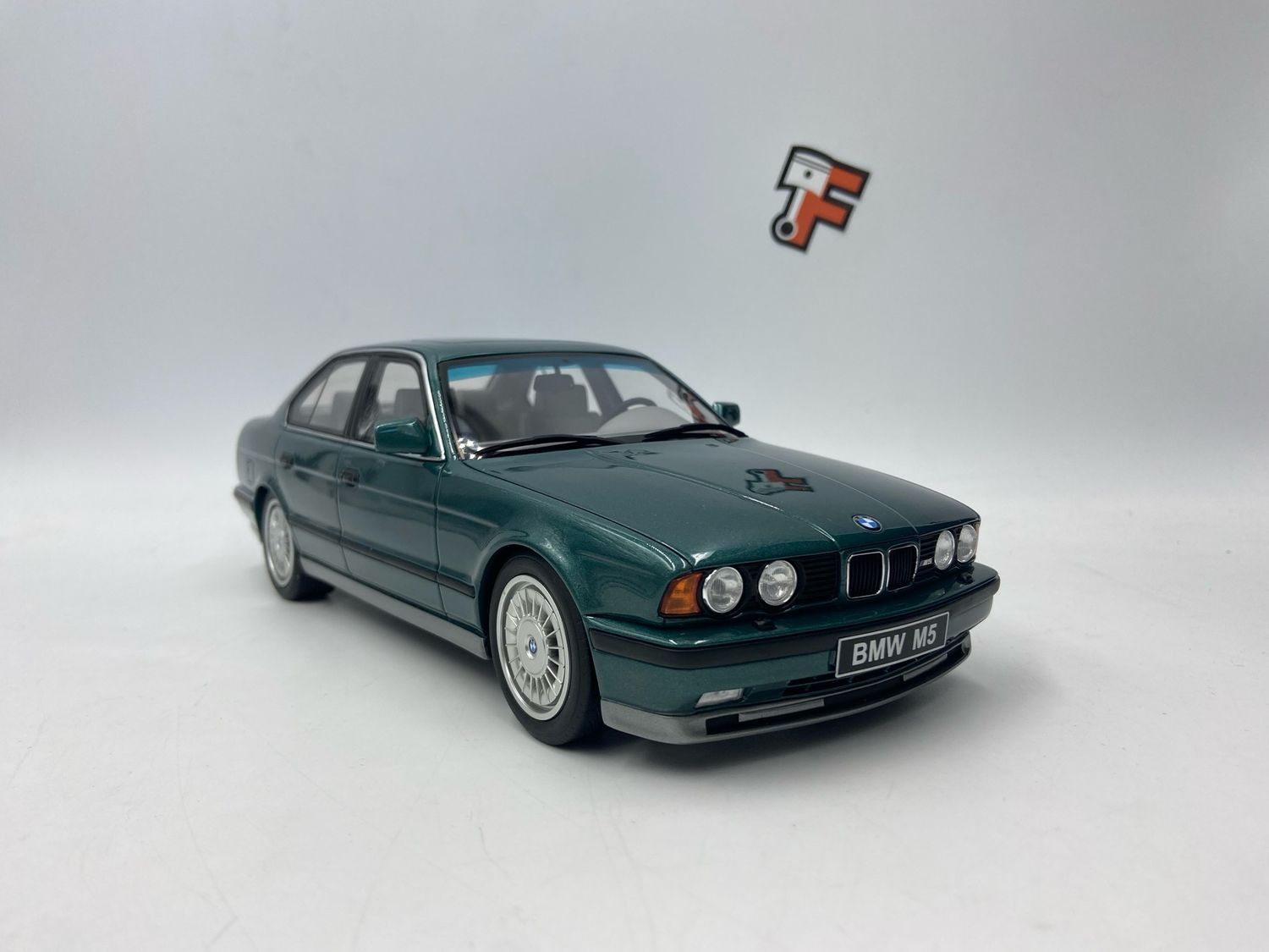 BMW M5 E34 Cecotto Lagoon Greem Metallic 1991