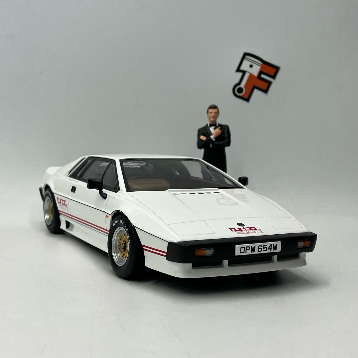 Pack Lotus Esprit Turbo 1981 + Figurine James Bond