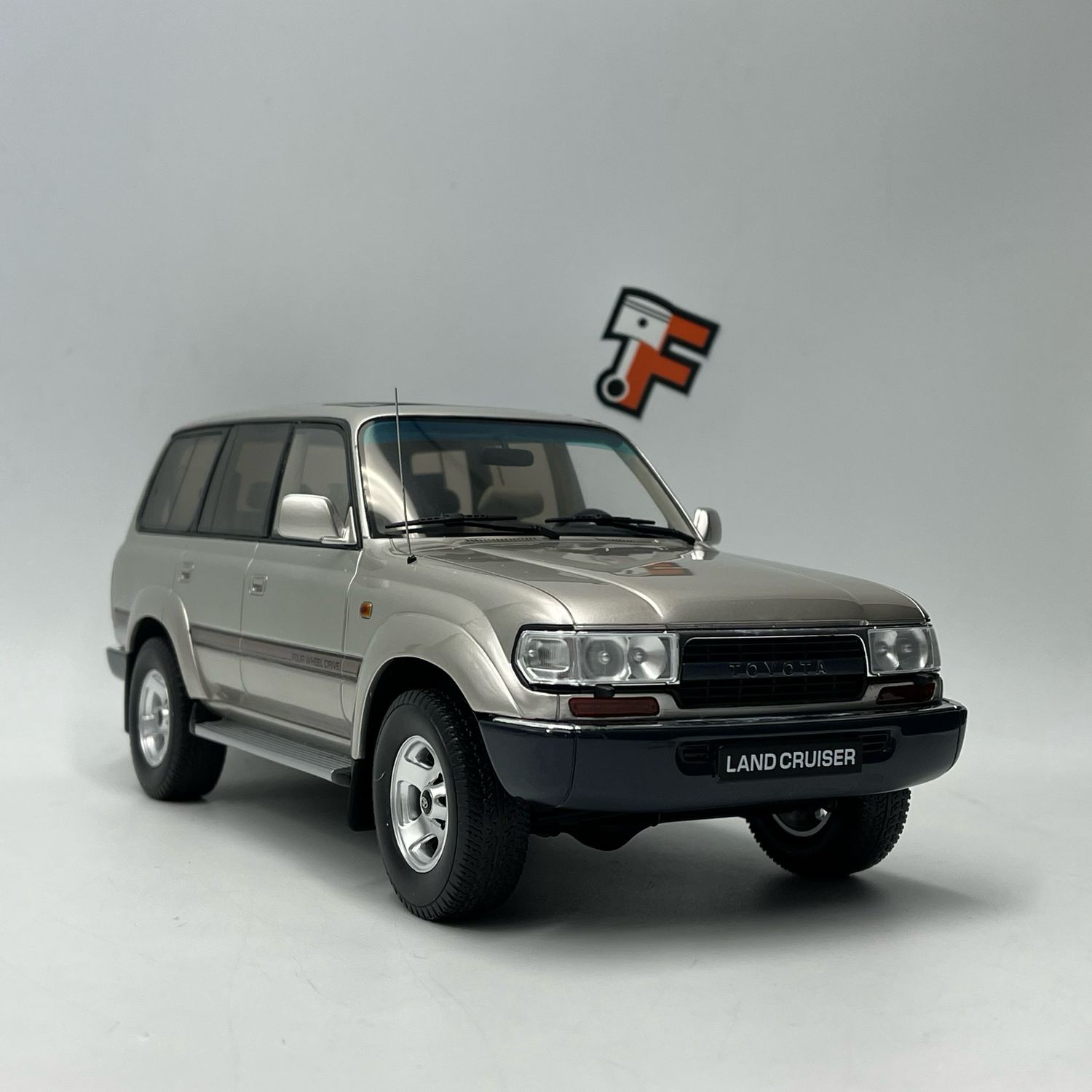 Toyota Land Cruiser FZJ80 Beige Metallic 1992