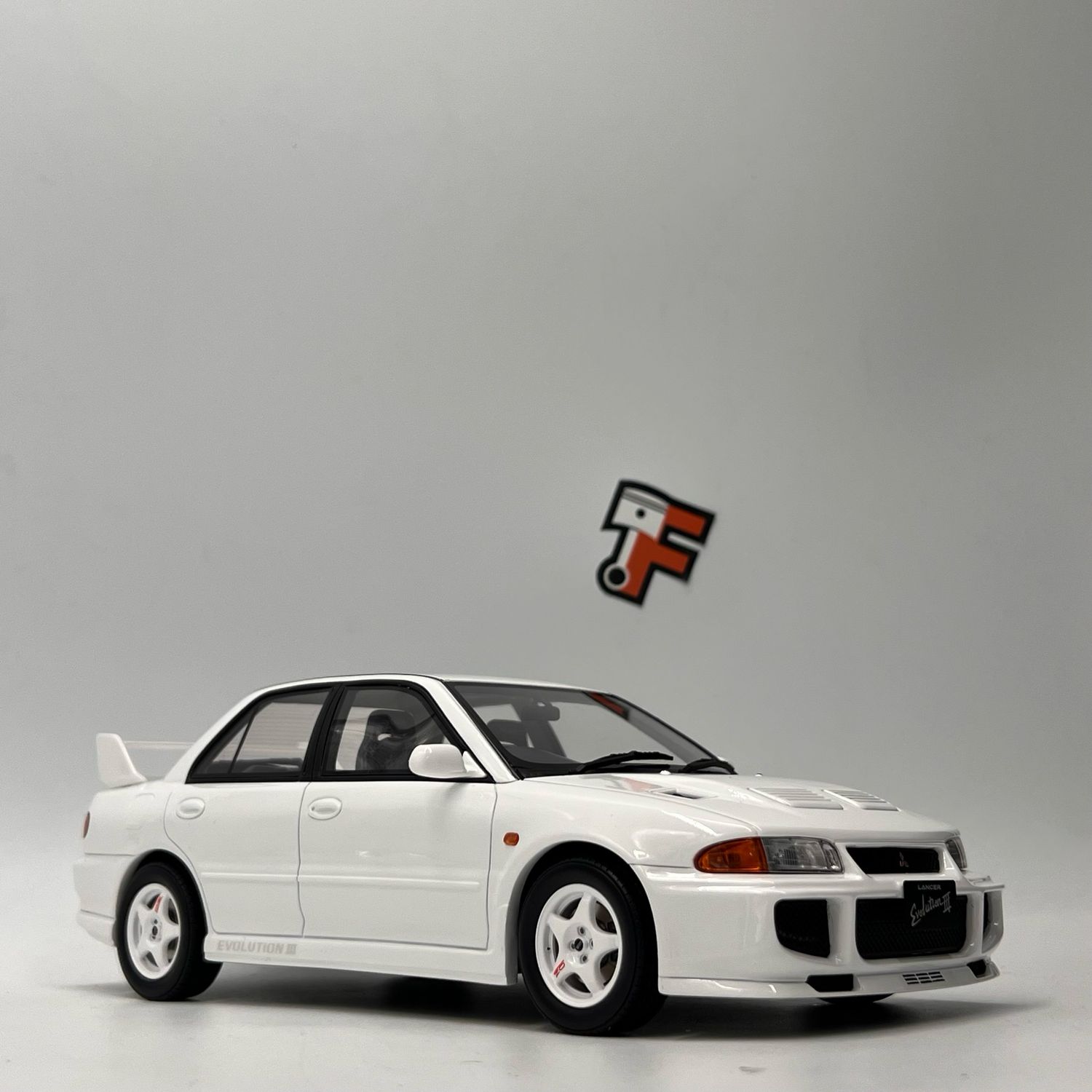 Mitsubishi Lancer Evo III White 1995
