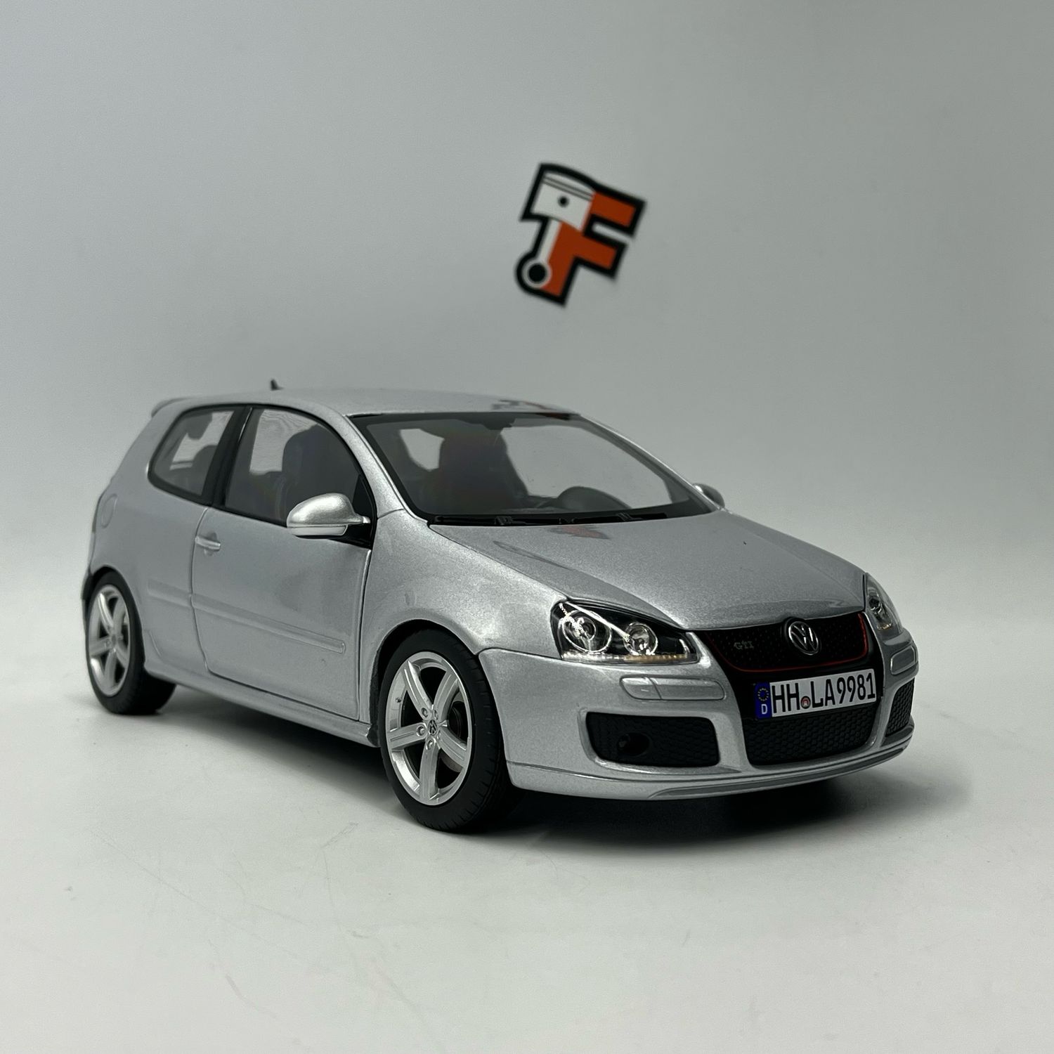 VW Golf V GTI Pirelli Silver 2007