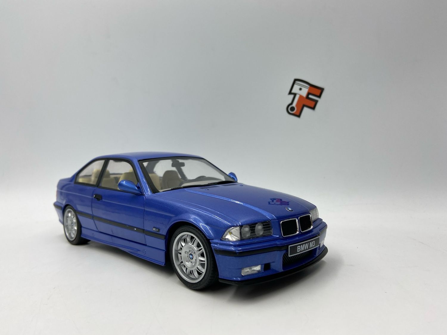 BMW M3 E36 Coupe Estoril Blau 1992