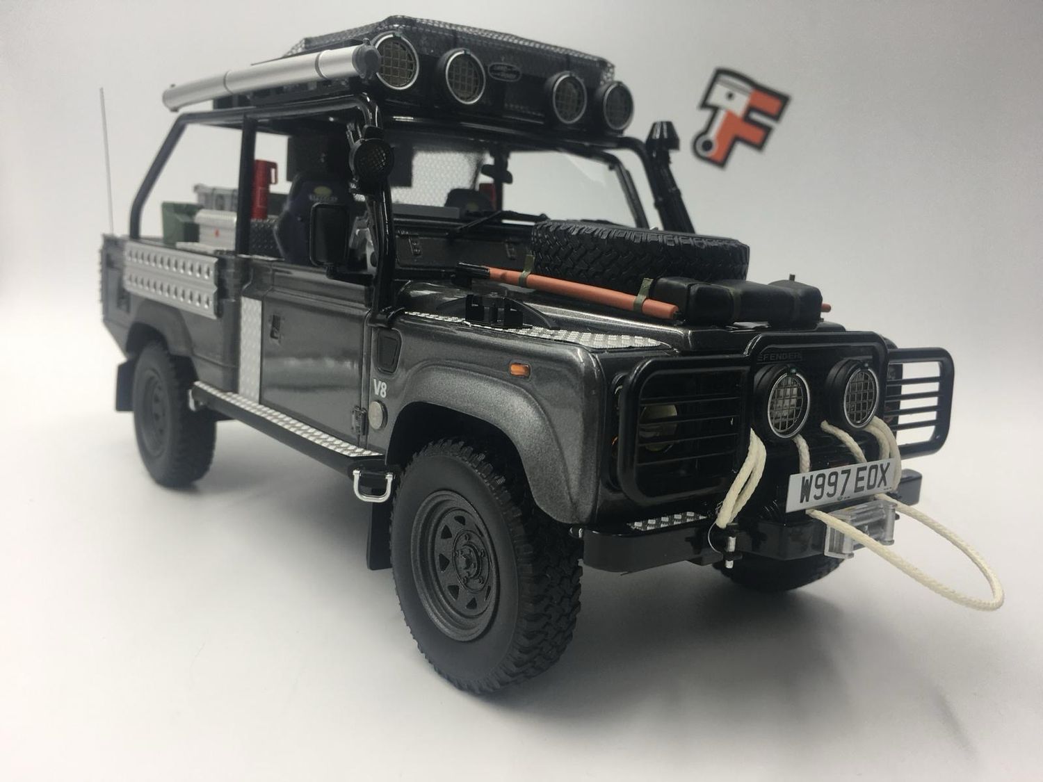 Land Rover Defender 90 Lara Croft Tomb Raider 2001