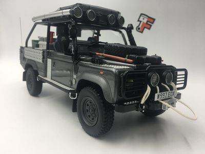 Land Rover Defender 90 Lara Croft Tomb Raider 2001