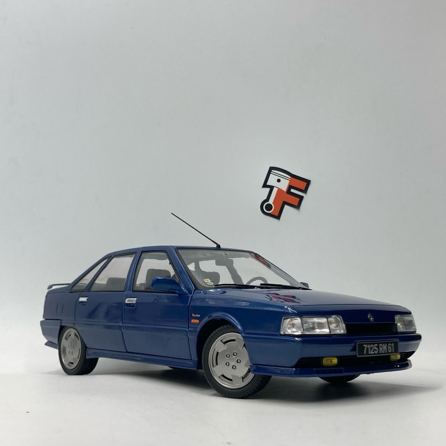 Renault 21 Turbo Bleu Nuit 1988