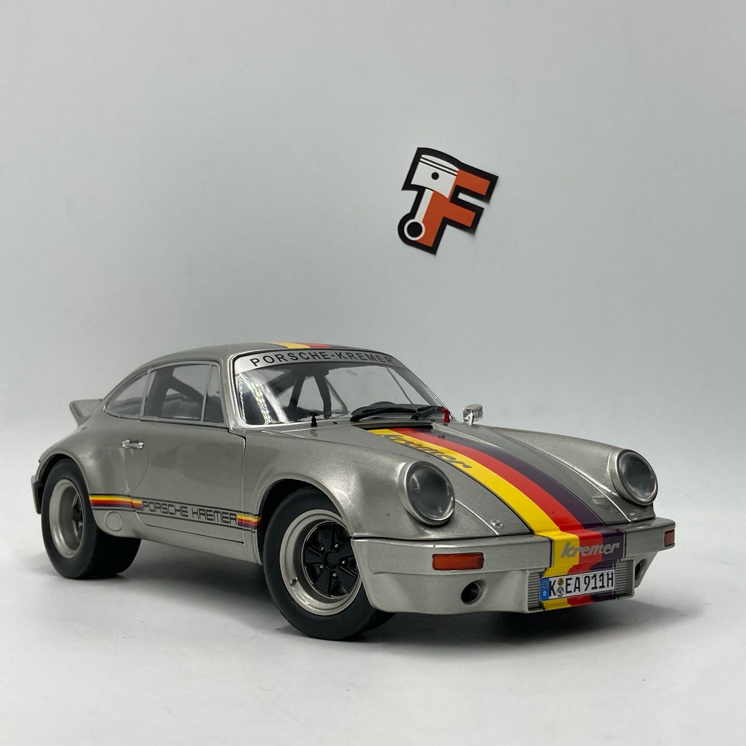 Porsche 911 RSR Kremer Grau 1973